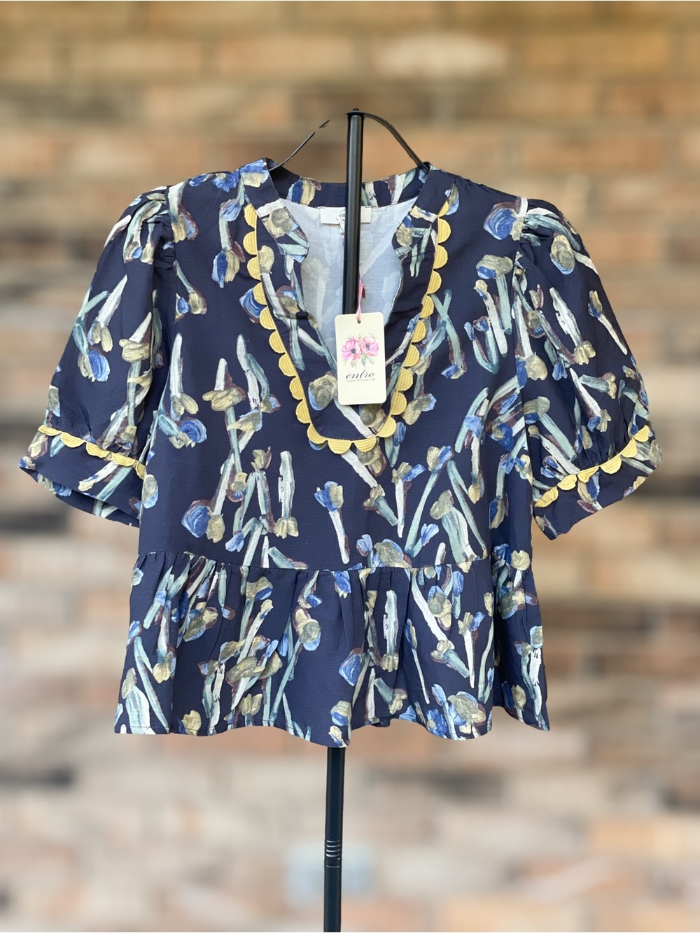 Entro NWT Large Navy Floral Puff Sleeve Peplum Blouse Scallop Trim